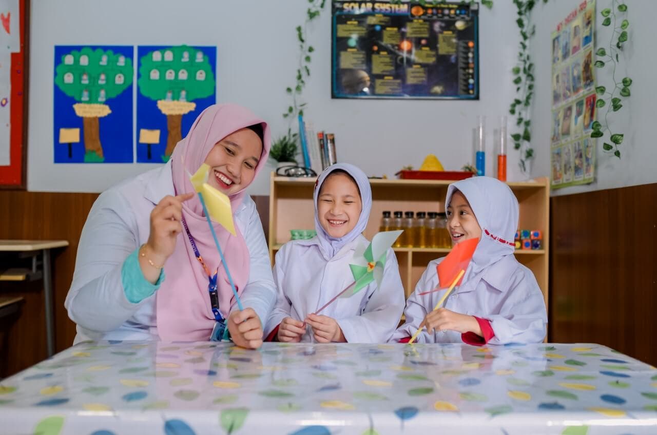 Activity: Art and Craft Club - Prestige Bilingual School